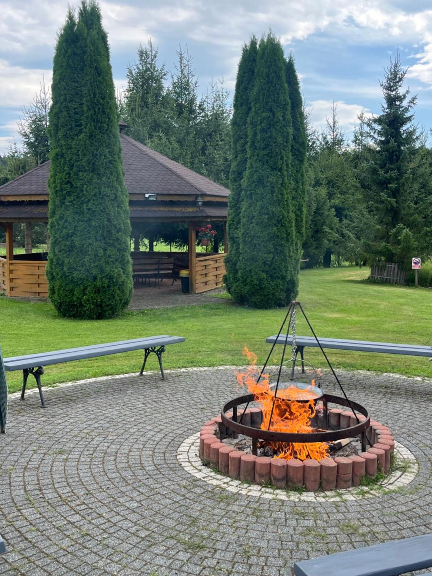Domki Nad Stawem Uherce Uherce Mineralne Kültér fotó
